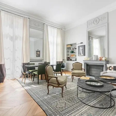 Luxueux / Historique Proche Bon Marche Apartment *